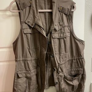 Fashion vest